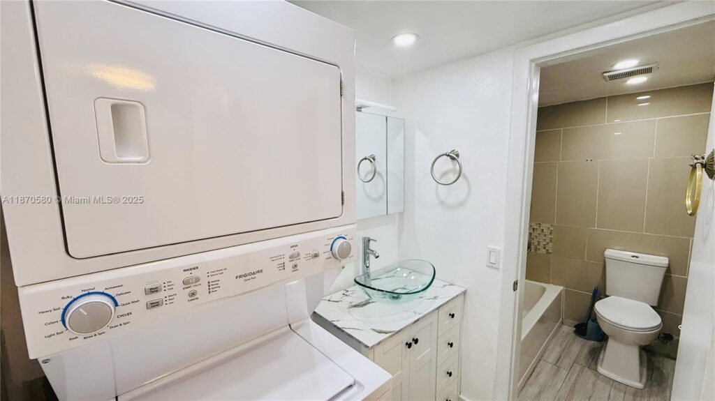 13101 Memorial Hwy # 104, North Miami FL 33161