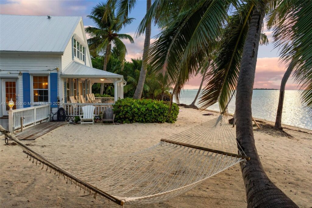109 Columbus Dr, Islamorada FL 33036