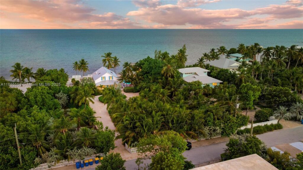 109 Columbus Dr, Islamorada FL 33036