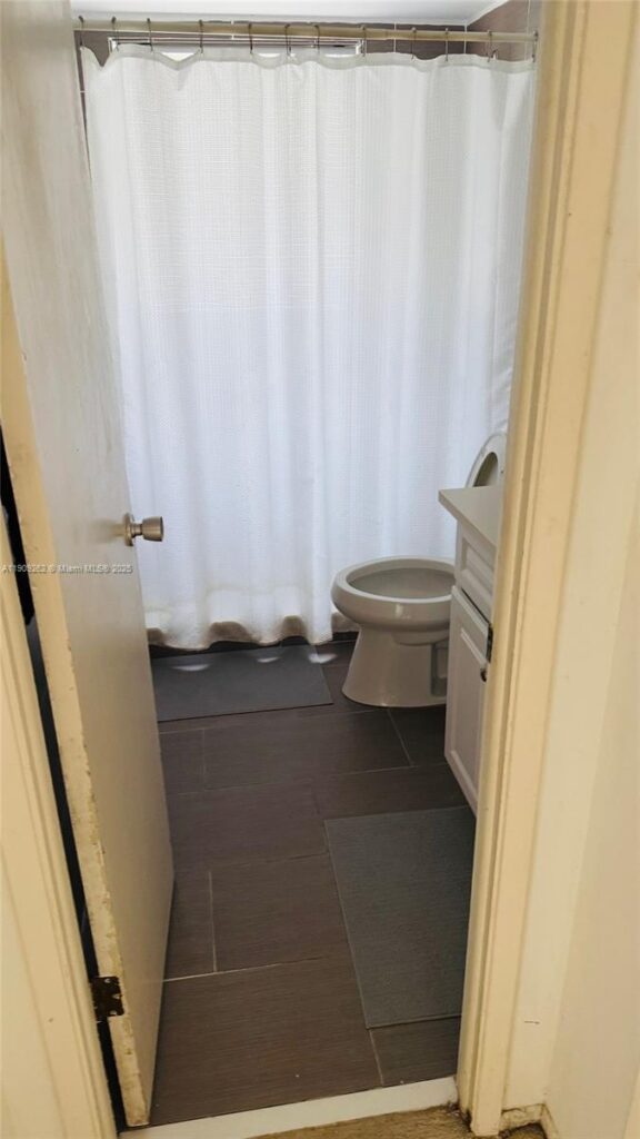 3150 N Palm Aire Dr # 801, Pompano Beach FL 33069