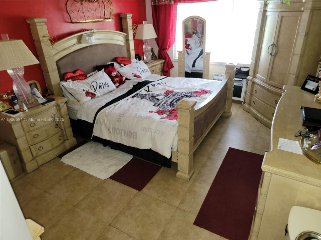1200 SW 125th Ave # 211L, Pembroke Pines FL 33027