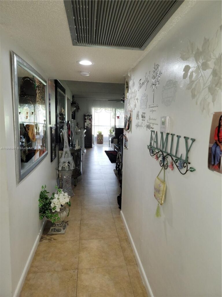 1200 SW 125th Ave # 211L, Pembroke Pines FL 33027