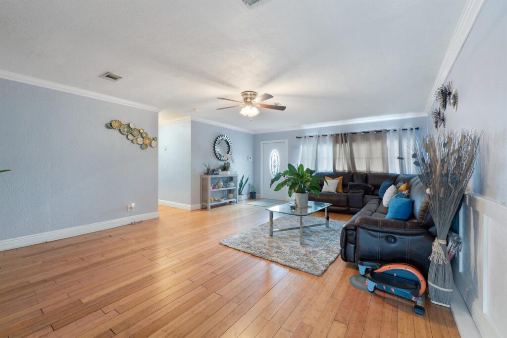 808 Wright Drive, Lake Worth FL 33461