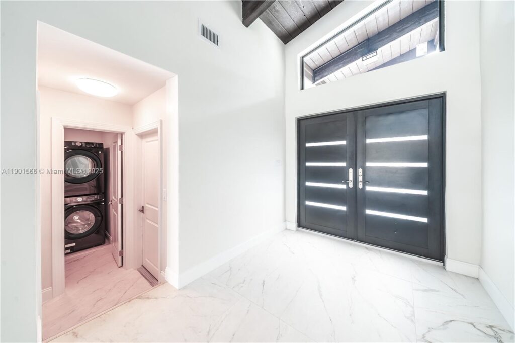 842 W Coco Plum Cir, Plantation FL 33324