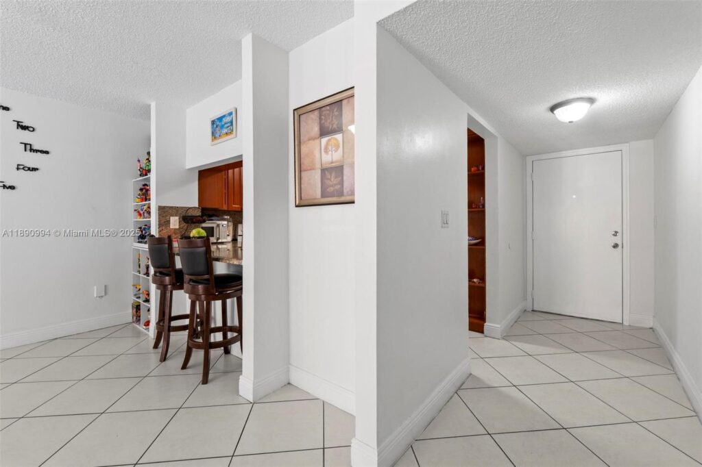 1800 W 54th St # 109, Hialeah FL 33012