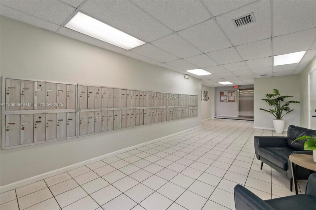 1800 W 54th St # 109, Hialeah FL 33012