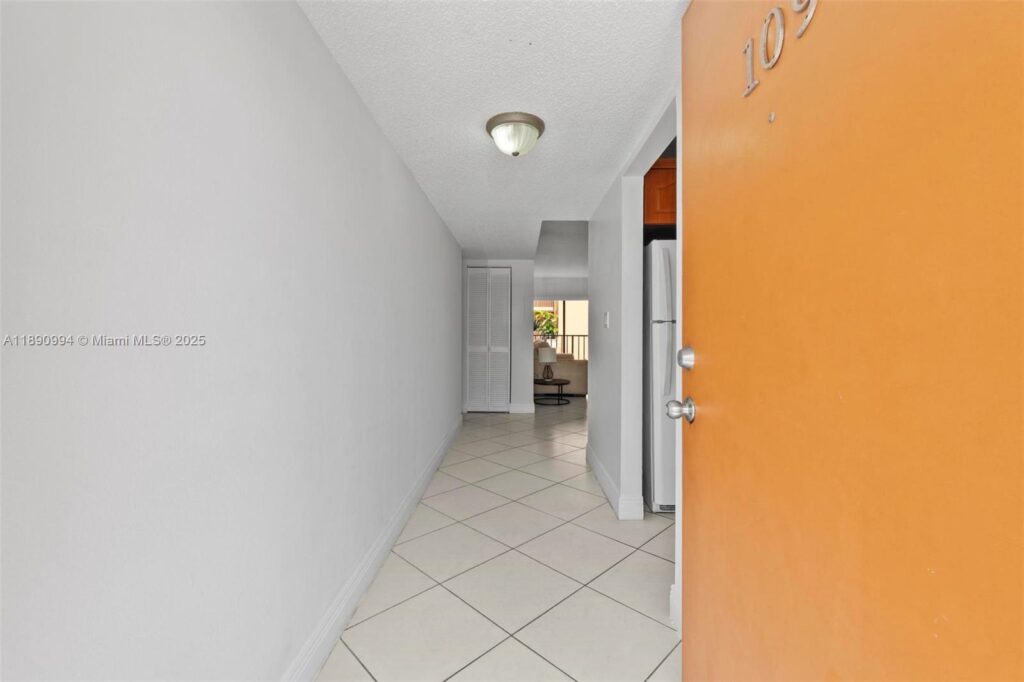 1800 W 54th St # 109, Hialeah FL 33012