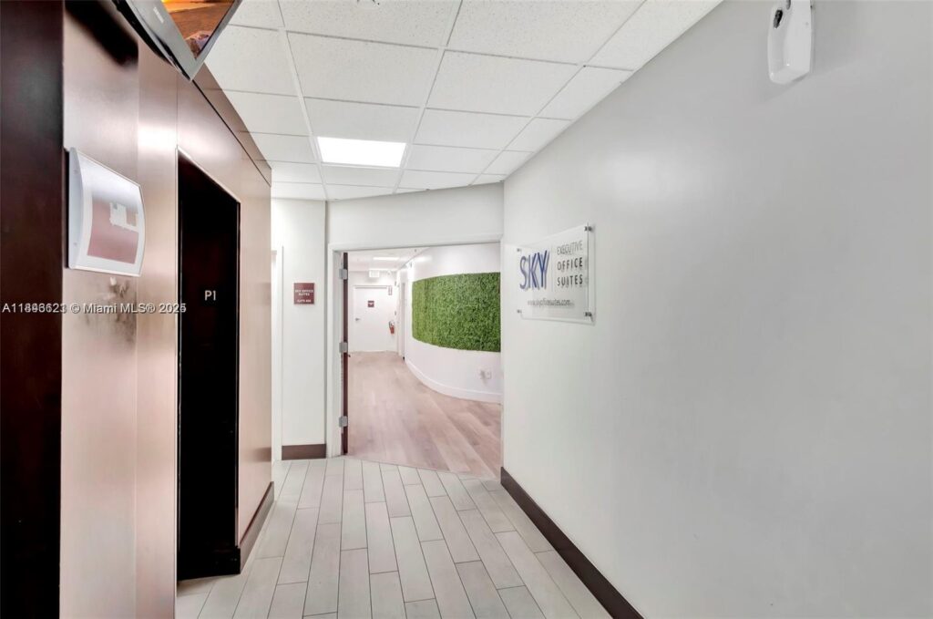 12550 Biscayne Blvd # 11, North Miami FL 33181