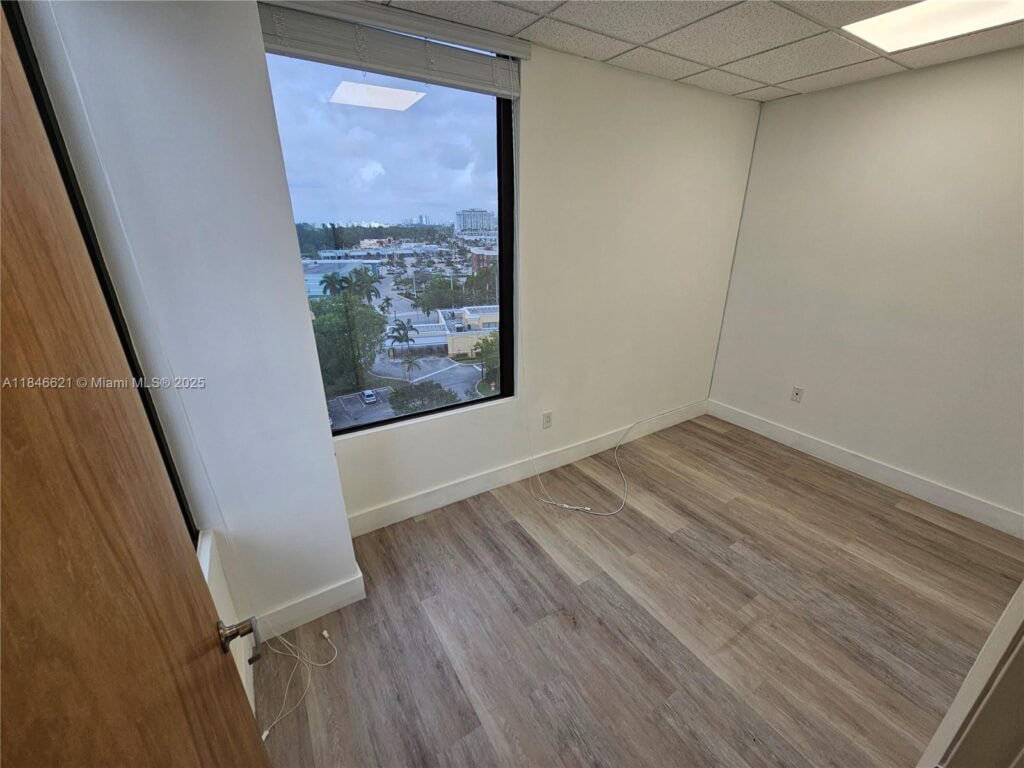 12550 Biscayne Blvd # 11, North Miami FL 33181