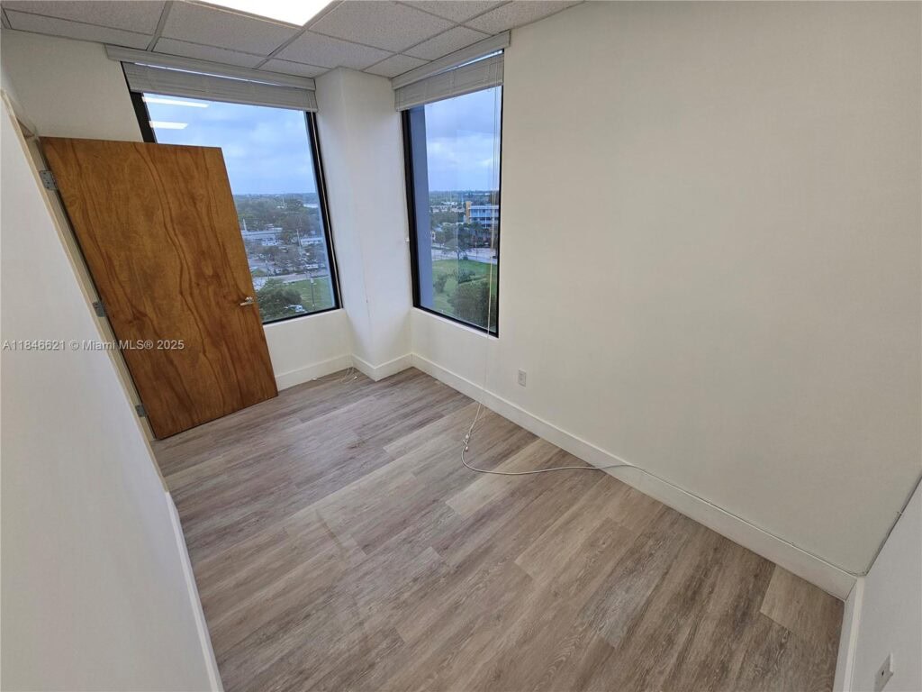 12550 Biscayne Blvd # 11, North Miami FL 33181
