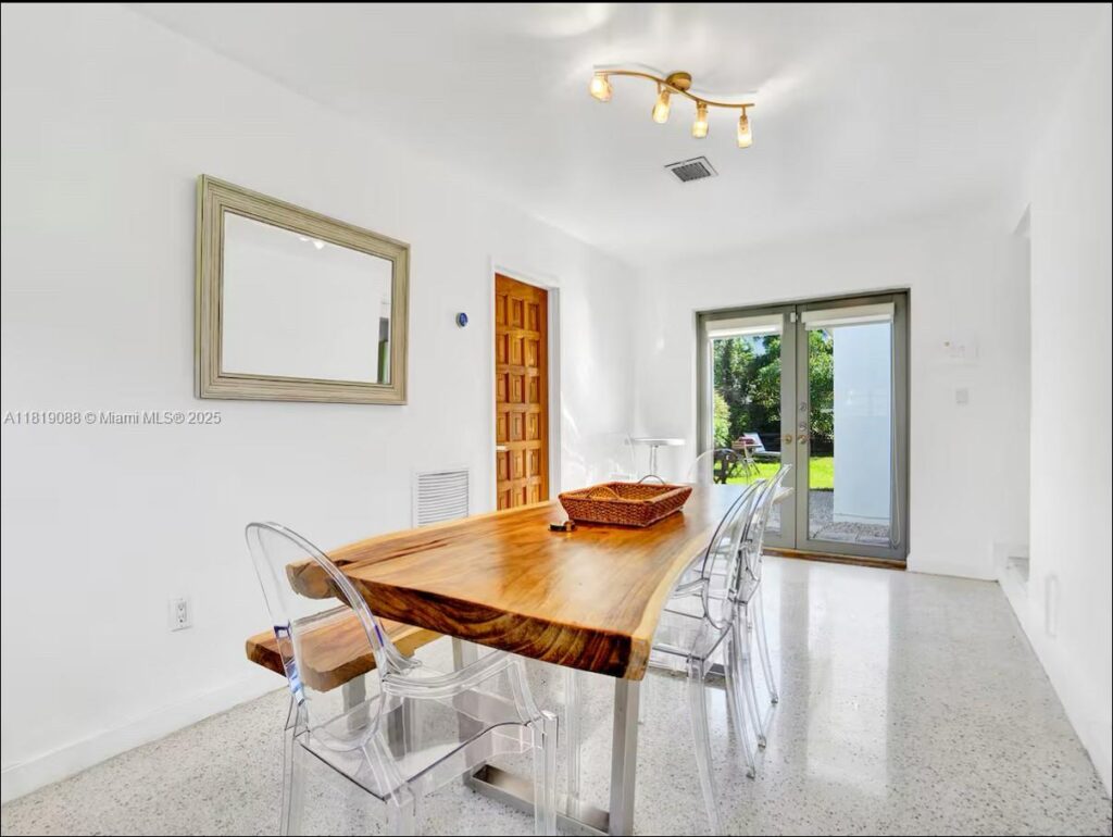 7537 W Treasure Dr, North Bay Village FL 33141
