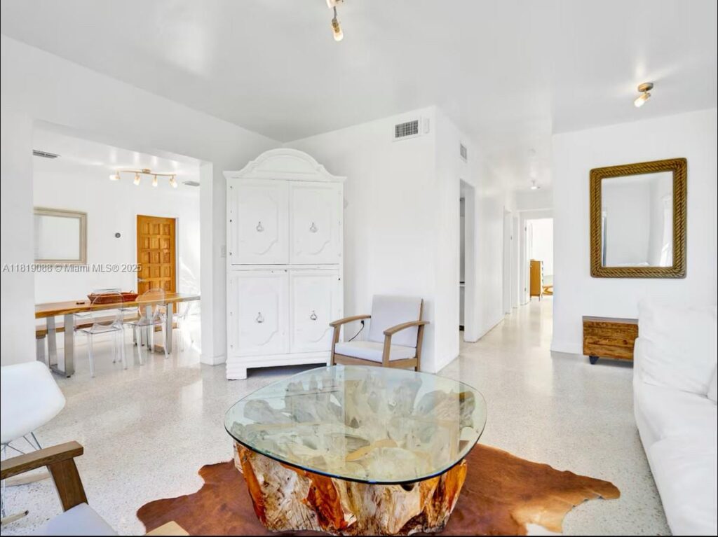 7537 W Treasure Dr, North Bay Village FL 33141