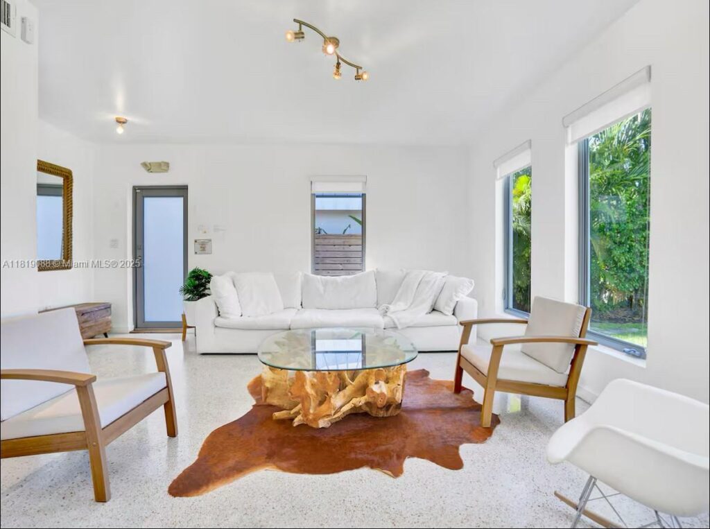 7537 W Treasure Dr, North Bay Village FL 33141