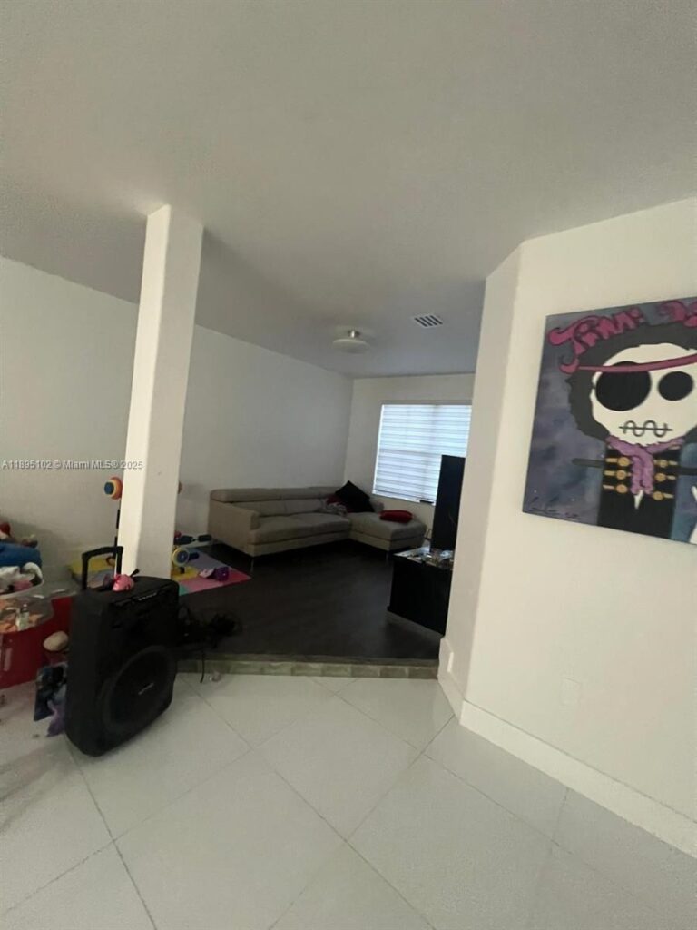 11281 NW 84th St, Doral FL 33178