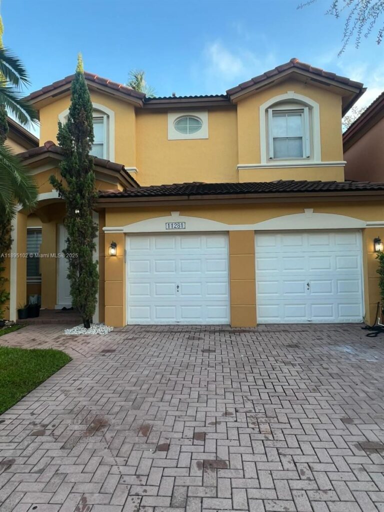 11281 NW 84th St, Doral FL 33178