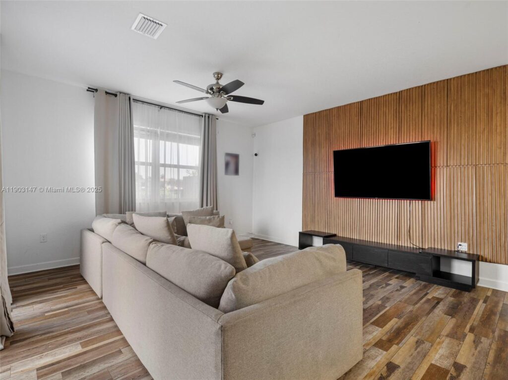 1411 SE 26th Rd # 1411, Homestead FL 33035