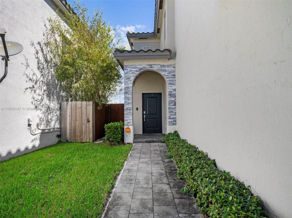 1411 SE 26th Rd # 1411, Homestead FL 33035