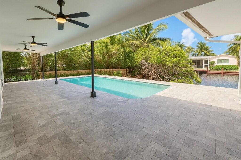 3801 NE 16th Ter, Oakland Park FL 33334