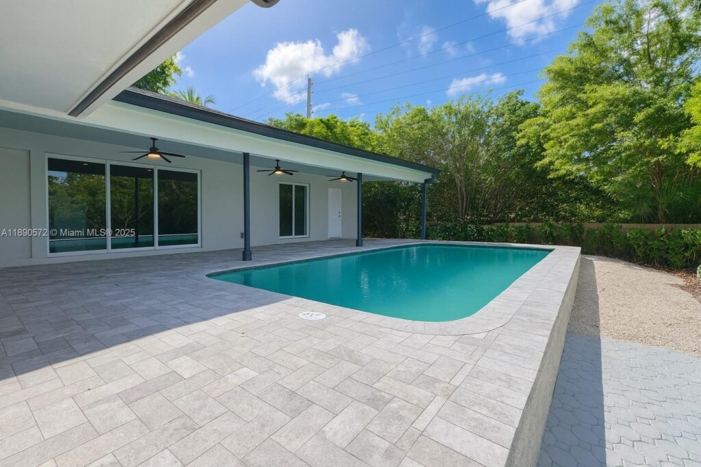 3801 NE 16th Ter, Oakland Park FL 33334
