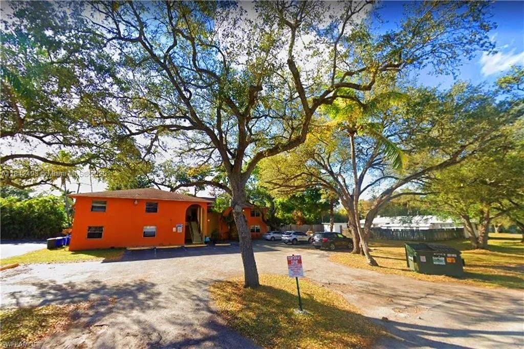 2524 Congress St # 4, Other City – In The State Of Florida FL 33901