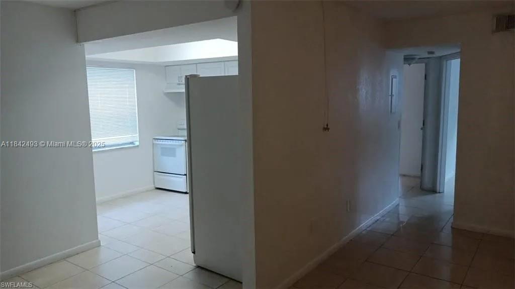 2524 Congress St # 4, Other City – In The State Of Florida FL 33901