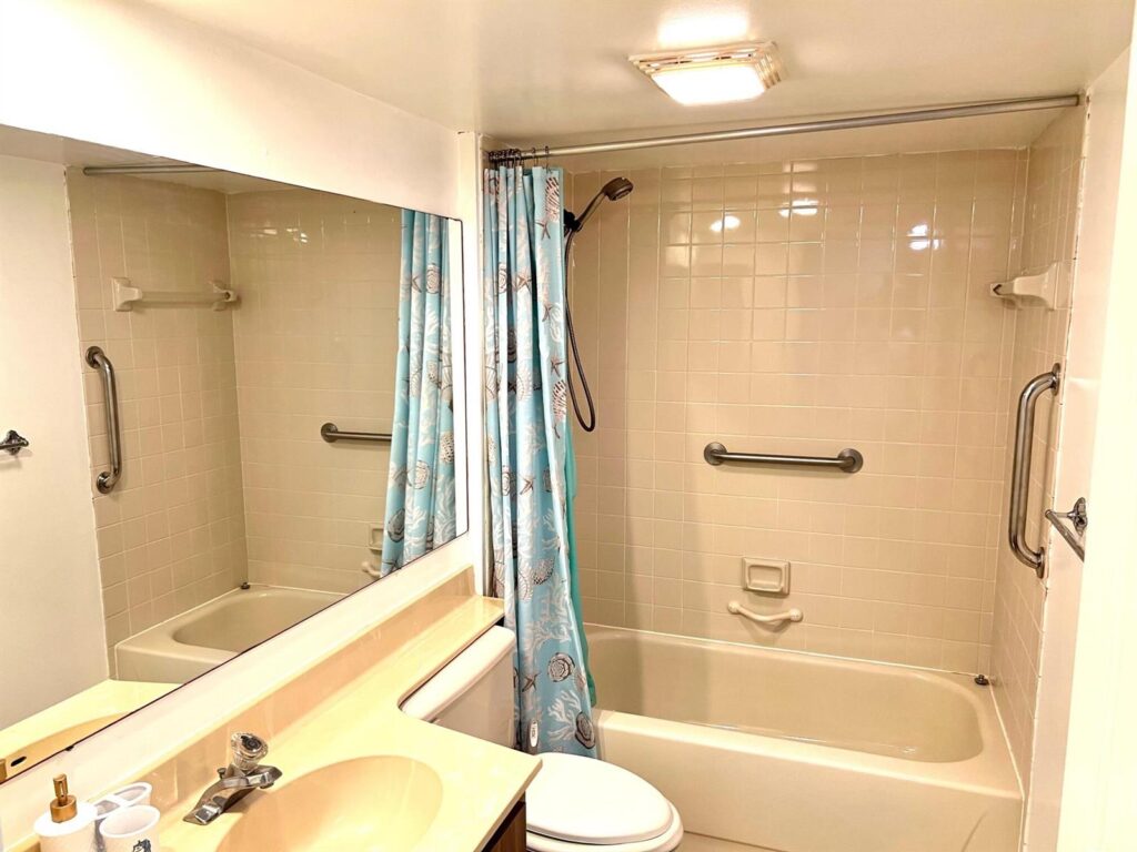 3500 Whitehall Drive N # 202, West Palm Beach FL 33401