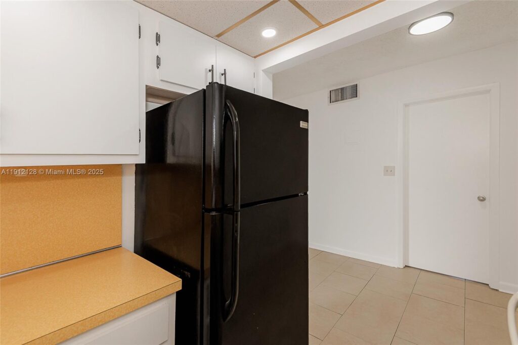 1975 NE 135th St # 3B, North Miami FL 33181