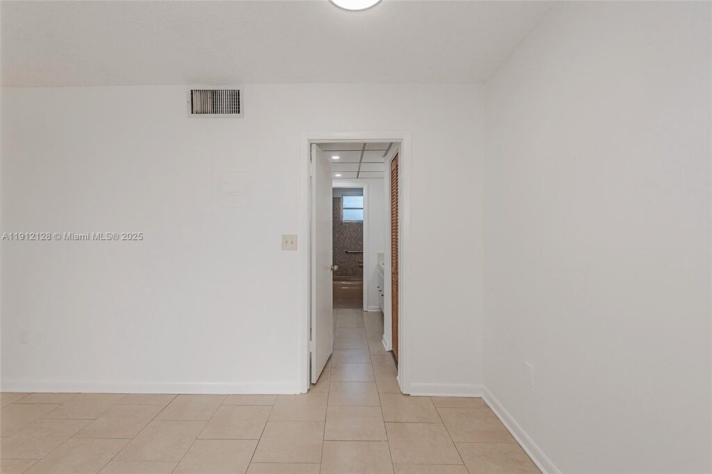 1975 NE 135th St # 3B, North Miami FL 33181