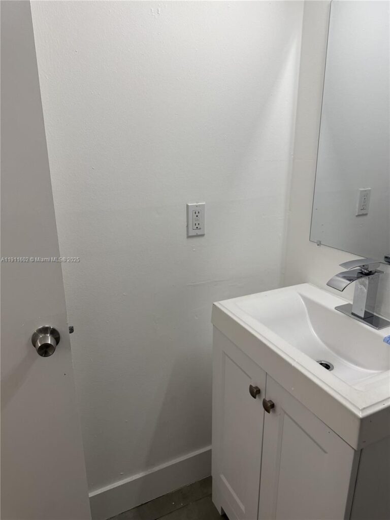 1200 SW 50th Ave # 3, North Lauderdale FL 33068
