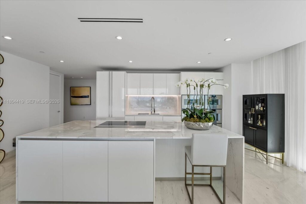 10201 Collins Ave # 511, Bal Harbour FL 33154