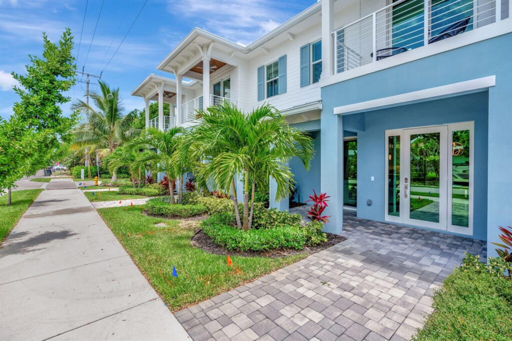4695 SE Manatee Way, Stuart FL 34997