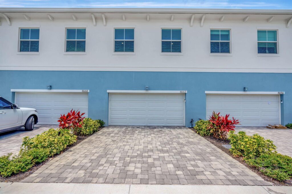 4695 SE Manatee Way, Stuart FL 34997