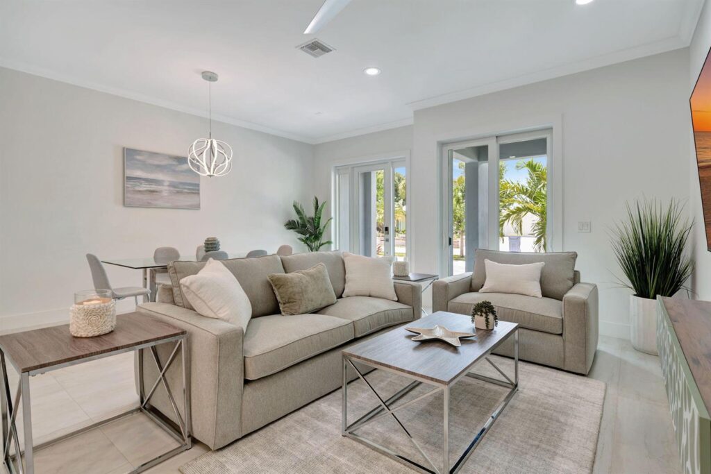 4695 SE Manatee Way, Stuart FL 34997