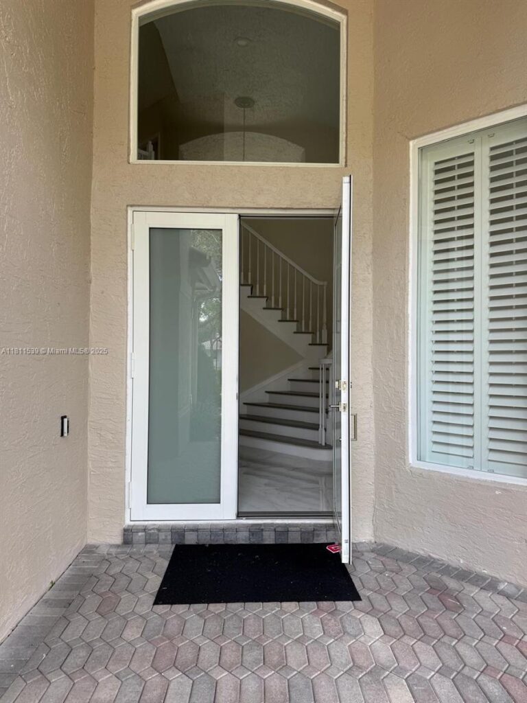 1418 Lantana Dr, Weston FL 33326