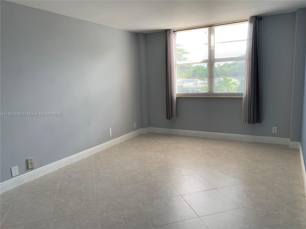 1455 N Treasure Dr # 2M, North Bay Village FL 33141