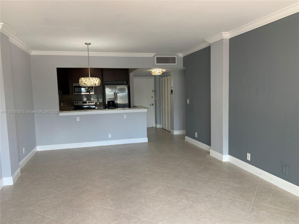 1455 N Treasure Dr # 2M, North Bay Village FL 33141