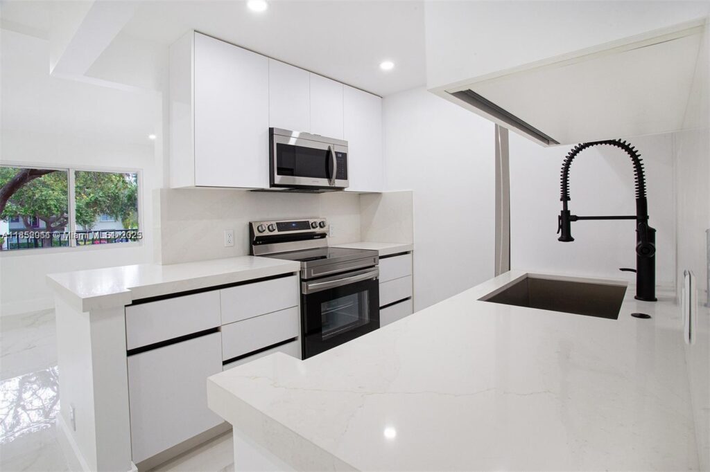 13250 SW 7th Ct # 204L, Pembroke Pines FL 33027