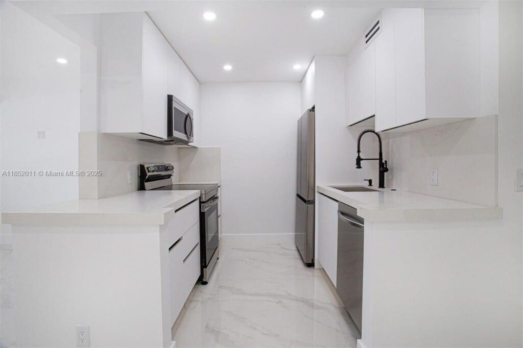 13250 SW 7th Ct # 204L, Pembroke Pines FL 33027