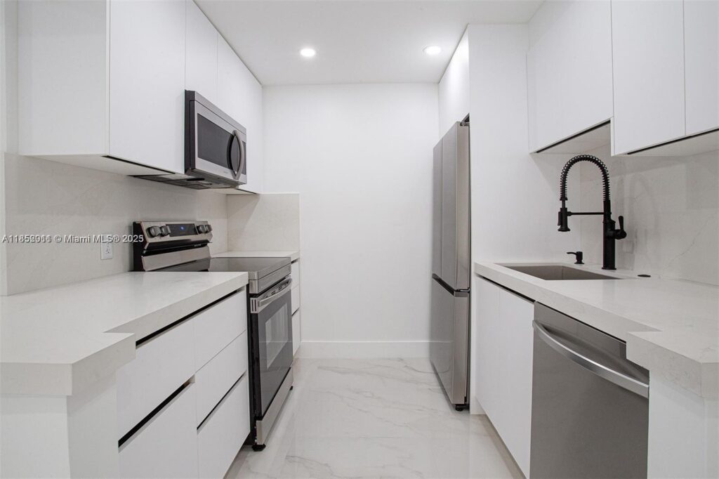 13250 SW 7th Ct # 204L, Pembroke Pines FL 33027