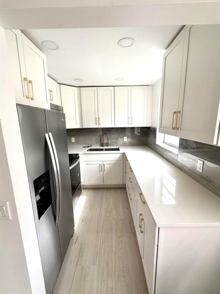 121 Sheffield F, West Palm Beach FL 33417