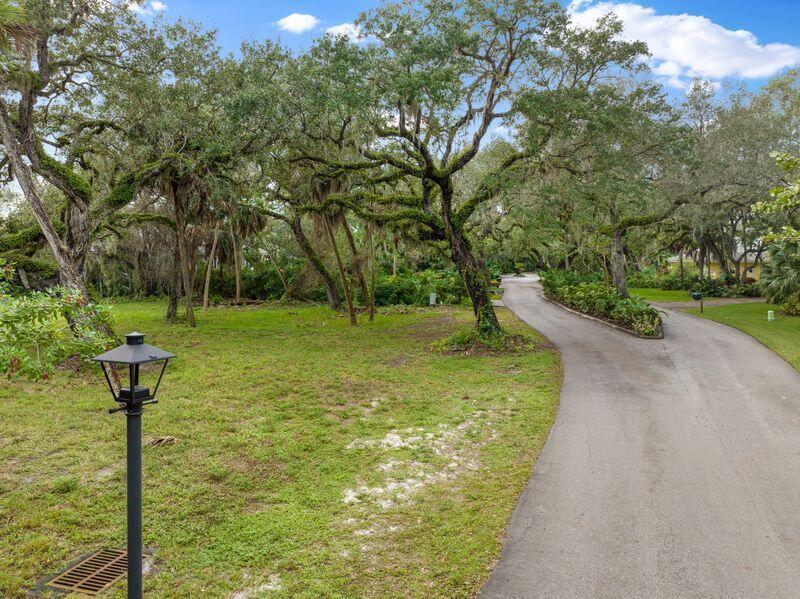 2545 Riverview Court, Vero Beach FL 32963