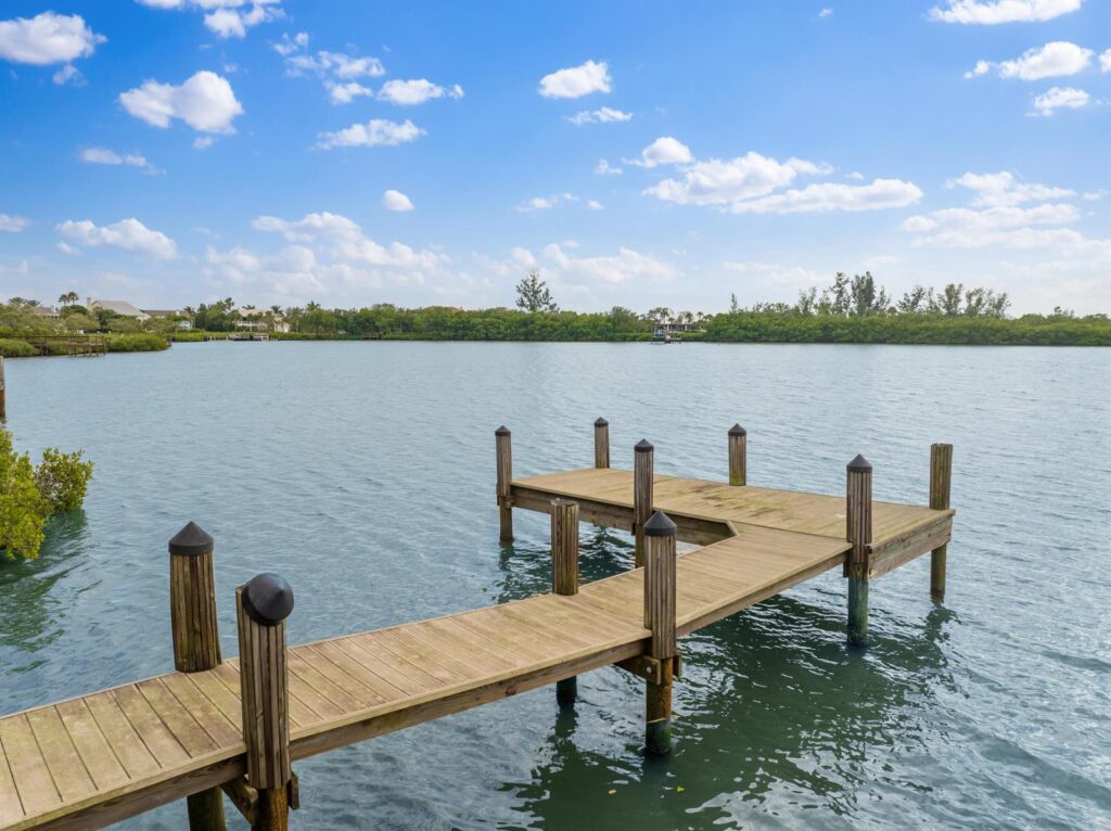 2545 Riverview Court, Vero Beach FL 32963