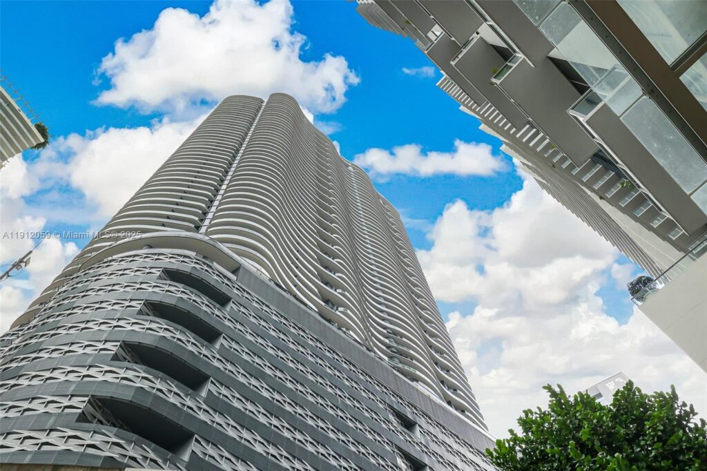 1000 Brickell Plz # 3002, Miami FL 33131