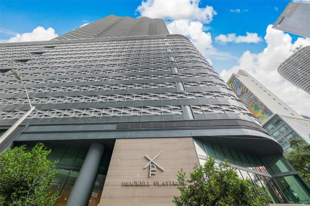 1000 Brickell Plz # 3002, Miami FL 33131