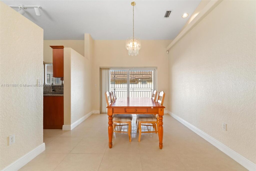 8761 NW 142nd St, Miami Lakes FL 33018