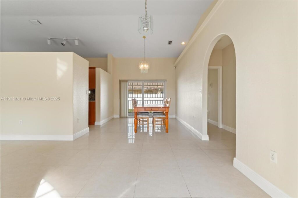 8761 NW 142nd St, Miami Lakes FL 33018