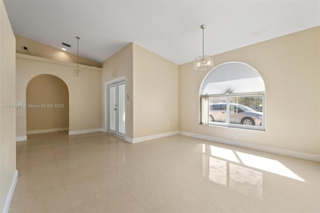 8761 NW 142nd St, Miami Lakes FL 33018