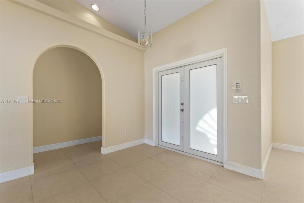 8761 NW 142nd St, Miami Lakes FL 33018