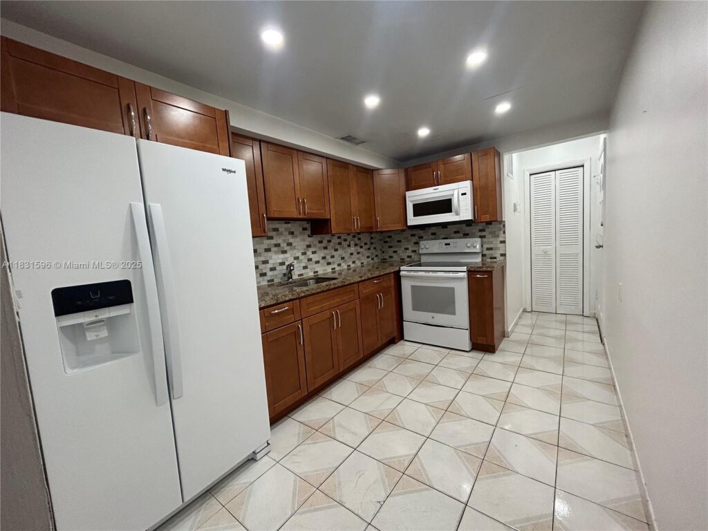 1020 94th St # 202, Bay Harbor Islands FL 33154
