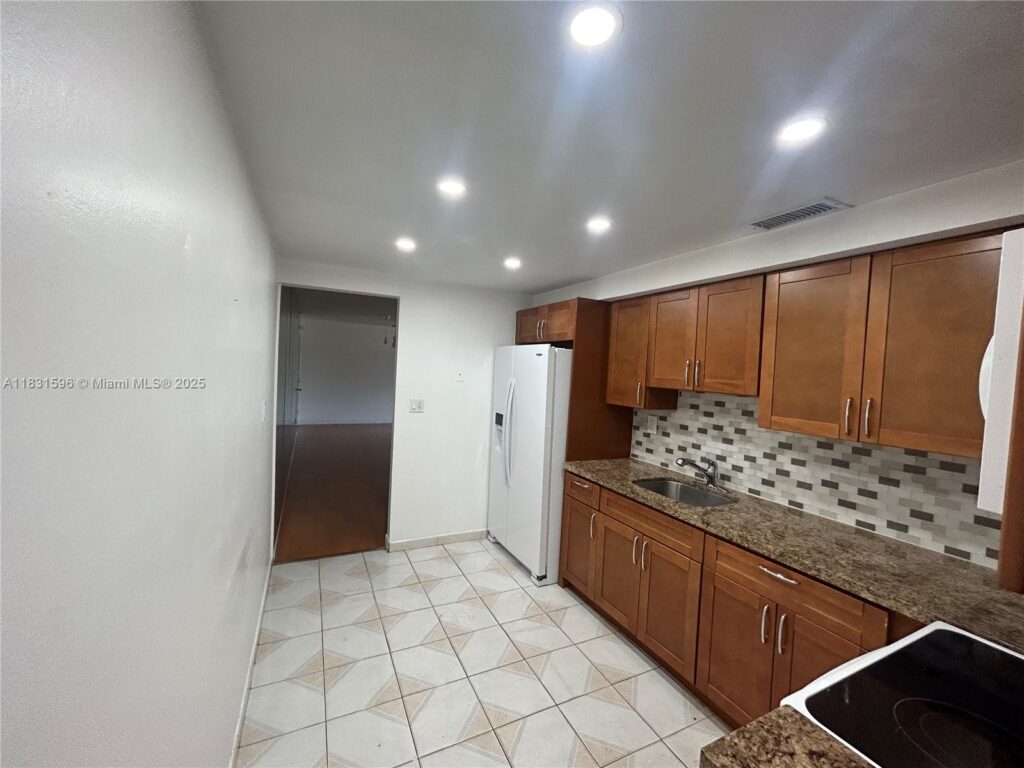1020 94th St # 202, Bay Harbor Islands FL 33154